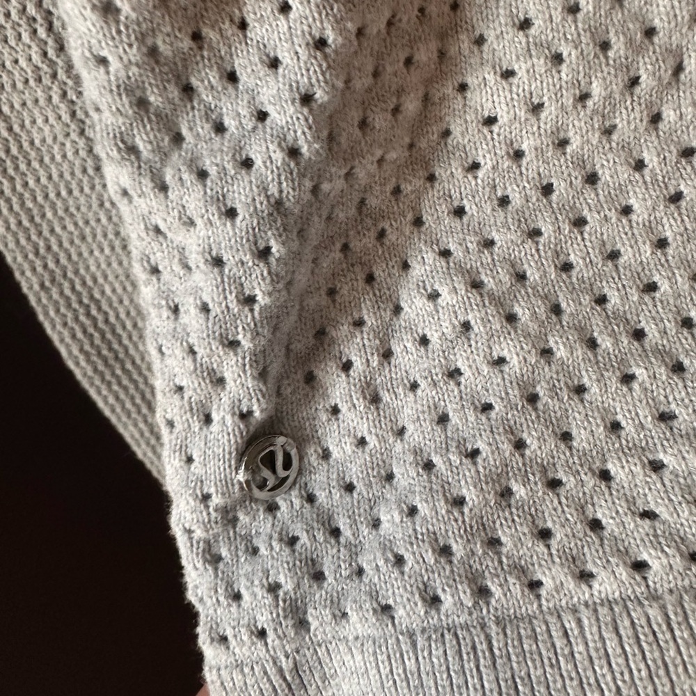 Lululemon Still Movements Open Back Hooded Knit Sweater Gray Size 2 - Picture 10 of 10